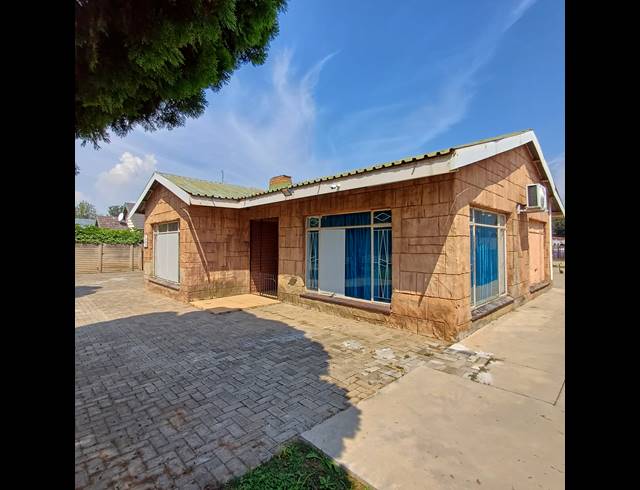 3 BEDROOM HOUSE FOR SALE IN THREE RIVERS